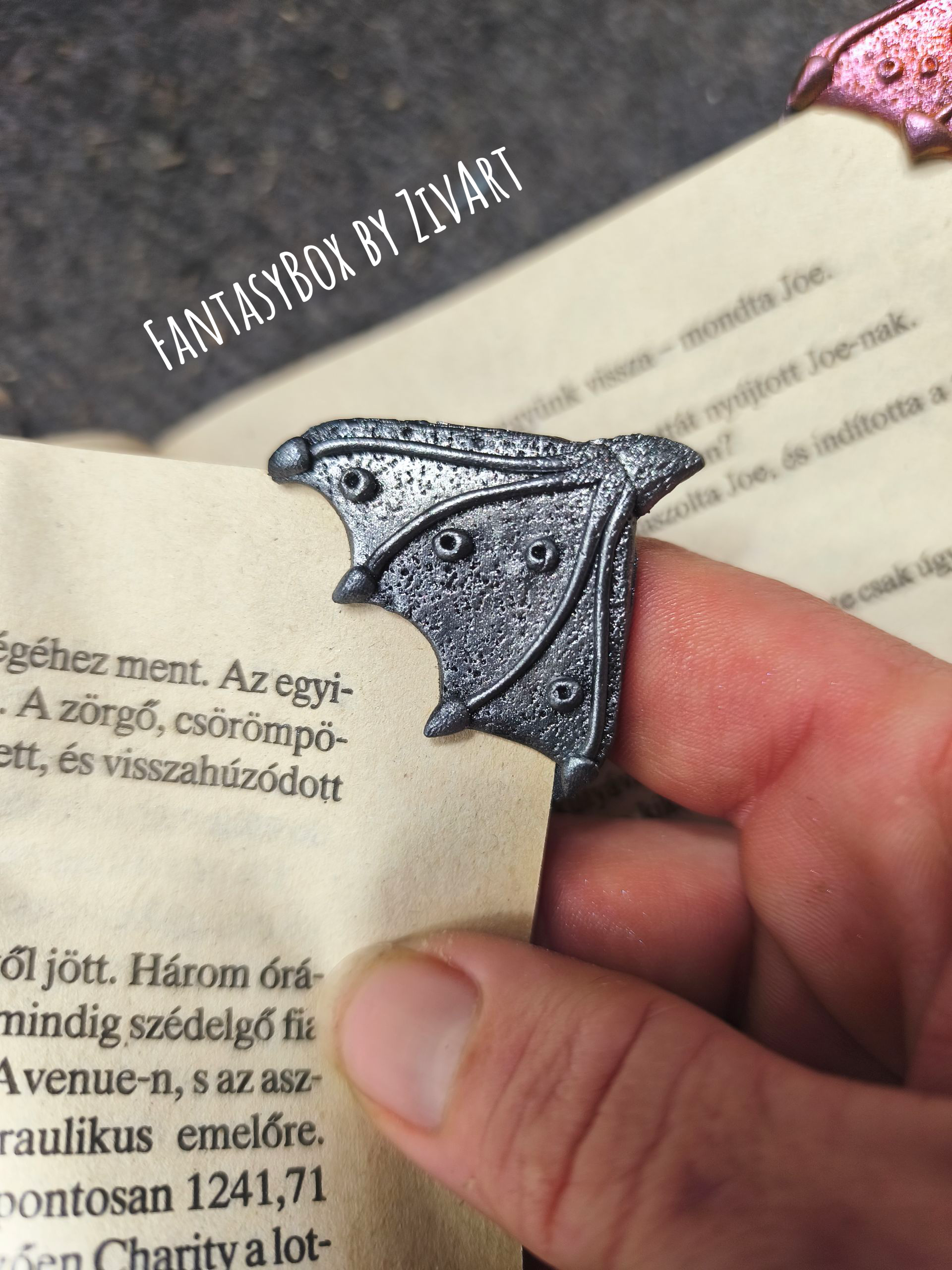 Sárkányszárny fantasy könyvjelző - egyedi kézműves fantasy ajándék