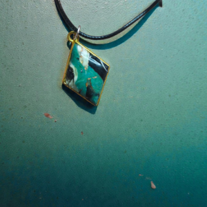 Zöld mokume gane medál - egyedi kézműves fantasy ajándék