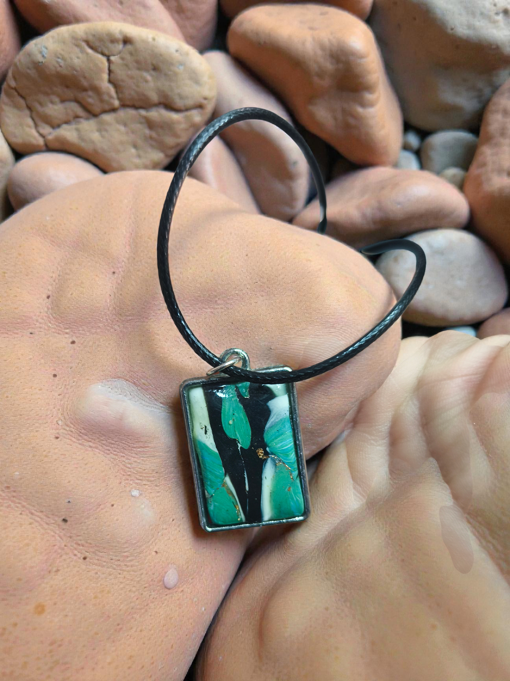 Zöld mokume medál - egyedi kézműves fantasy ajándék