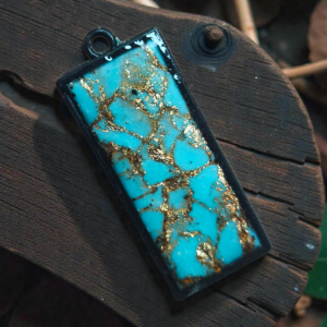 Türkiz arannyal fantasy medál – 1 apró, lenyűgöző történet a nyakadban