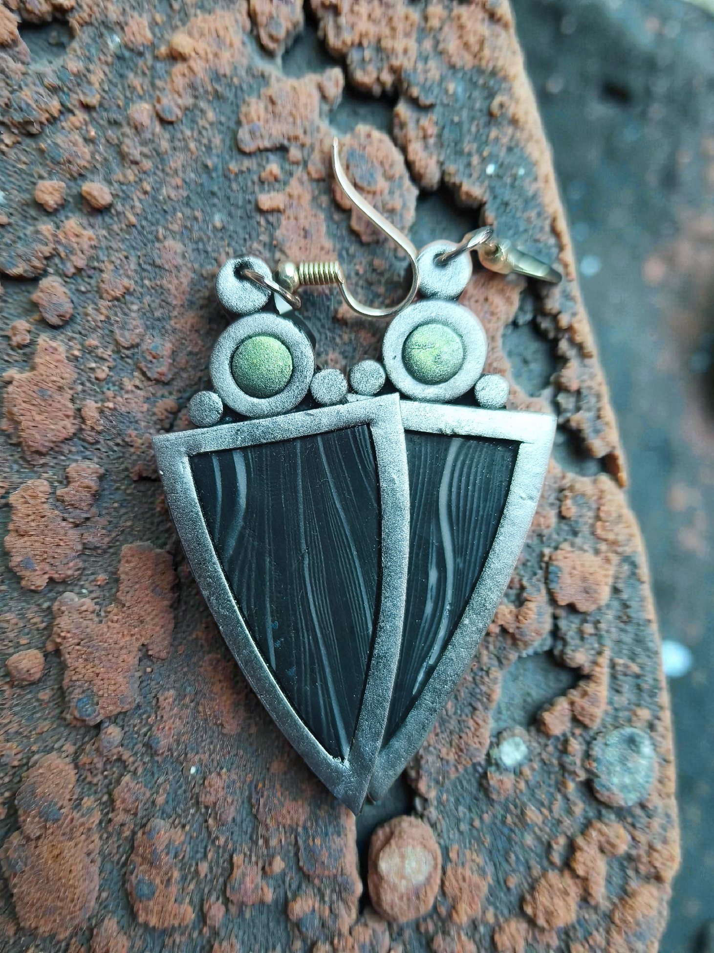 Fekete ezüst fantasy fülbevaló - egyedi kézműves fantasy ajándék