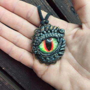 Sárkányszemes fantasy medál – 1 lenyűgöző tekintet